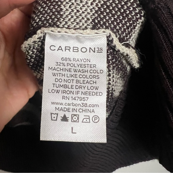 Carbon38 zebra jacquard brown cream crew neck sweater Size Large NWT - Picture 6 of 7